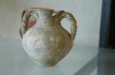 Urnetta biansata